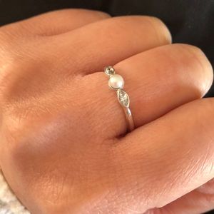 PANDORA Petite leaves ring
